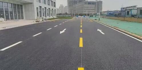 蘇州工廠劃線選專業(yè)團(tuán)隊(duì)，抗壓耐磨有保障